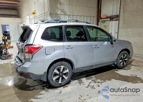 2017 Subaru Forester 2.5I Premium z USA, uszkodzony, nr VIN JF2SJAEC2HH534923